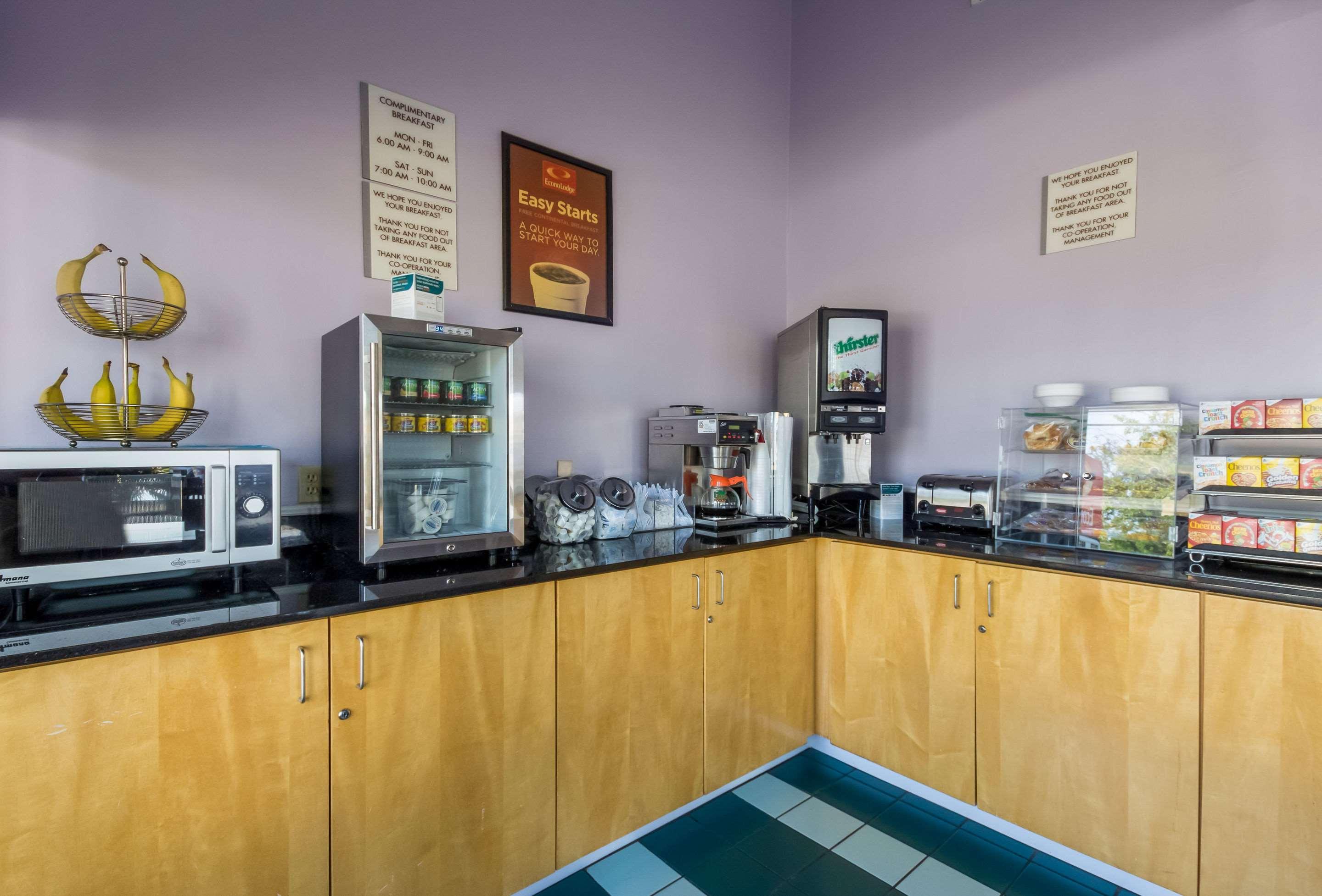 Econo Lodge Little Creek Norfolk Bagian luar foto