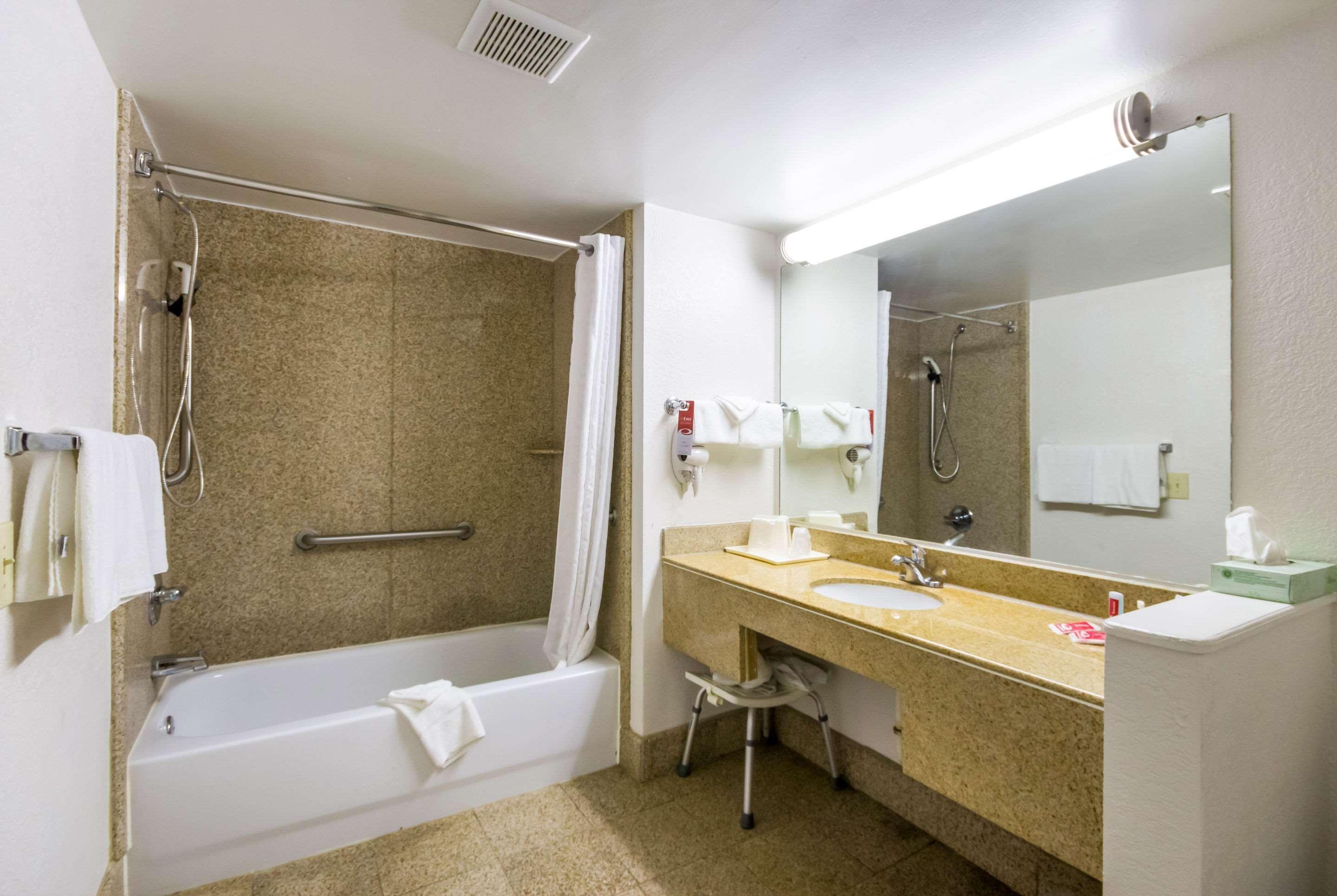 Econo Lodge Little Creek Norfolk Bagian luar foto