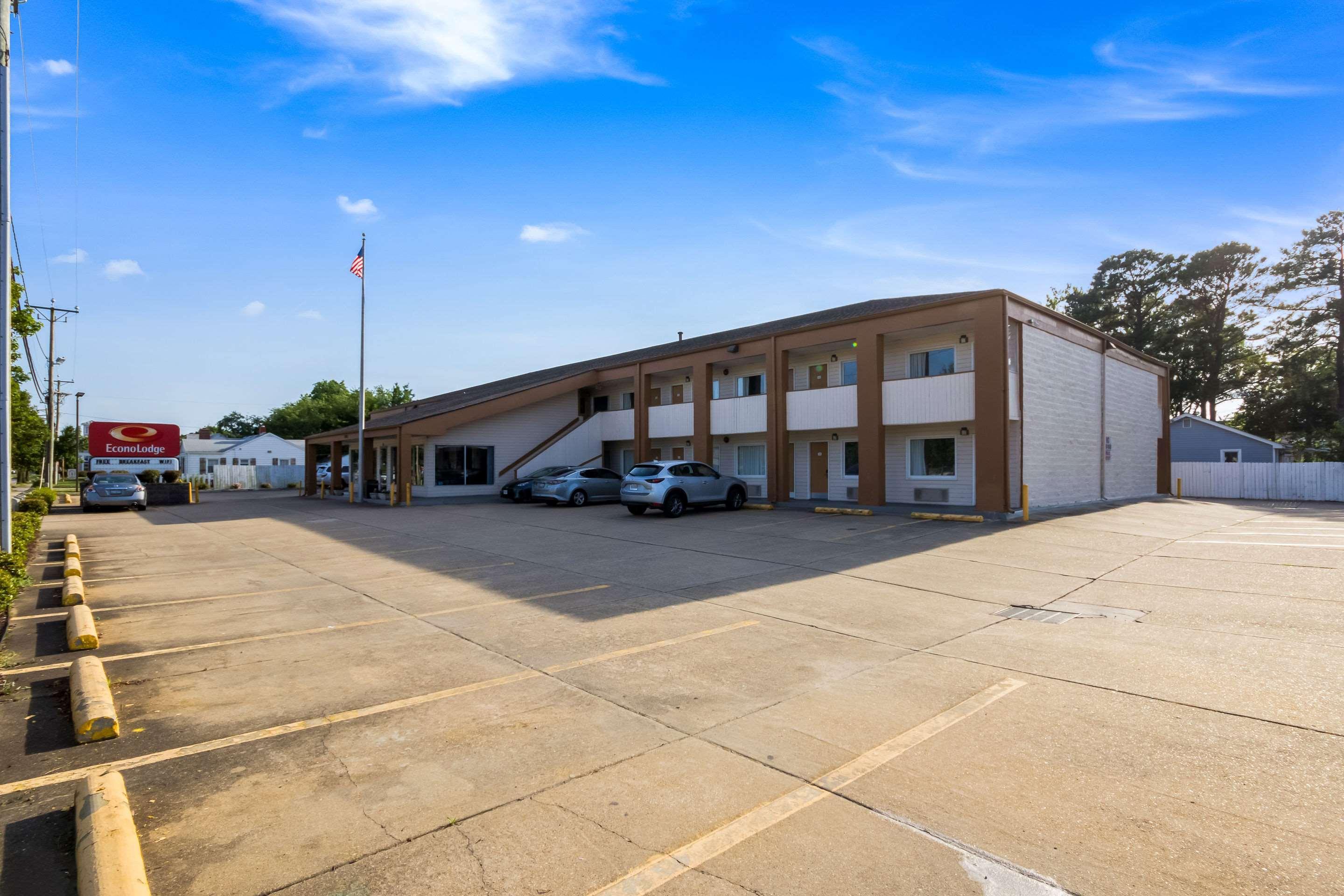 Econo Lodge Little Creek Norfolk Bagian luar foto