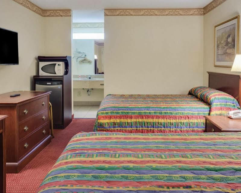 Econo Lodge Little Creek Norfolk Bagian luar foto